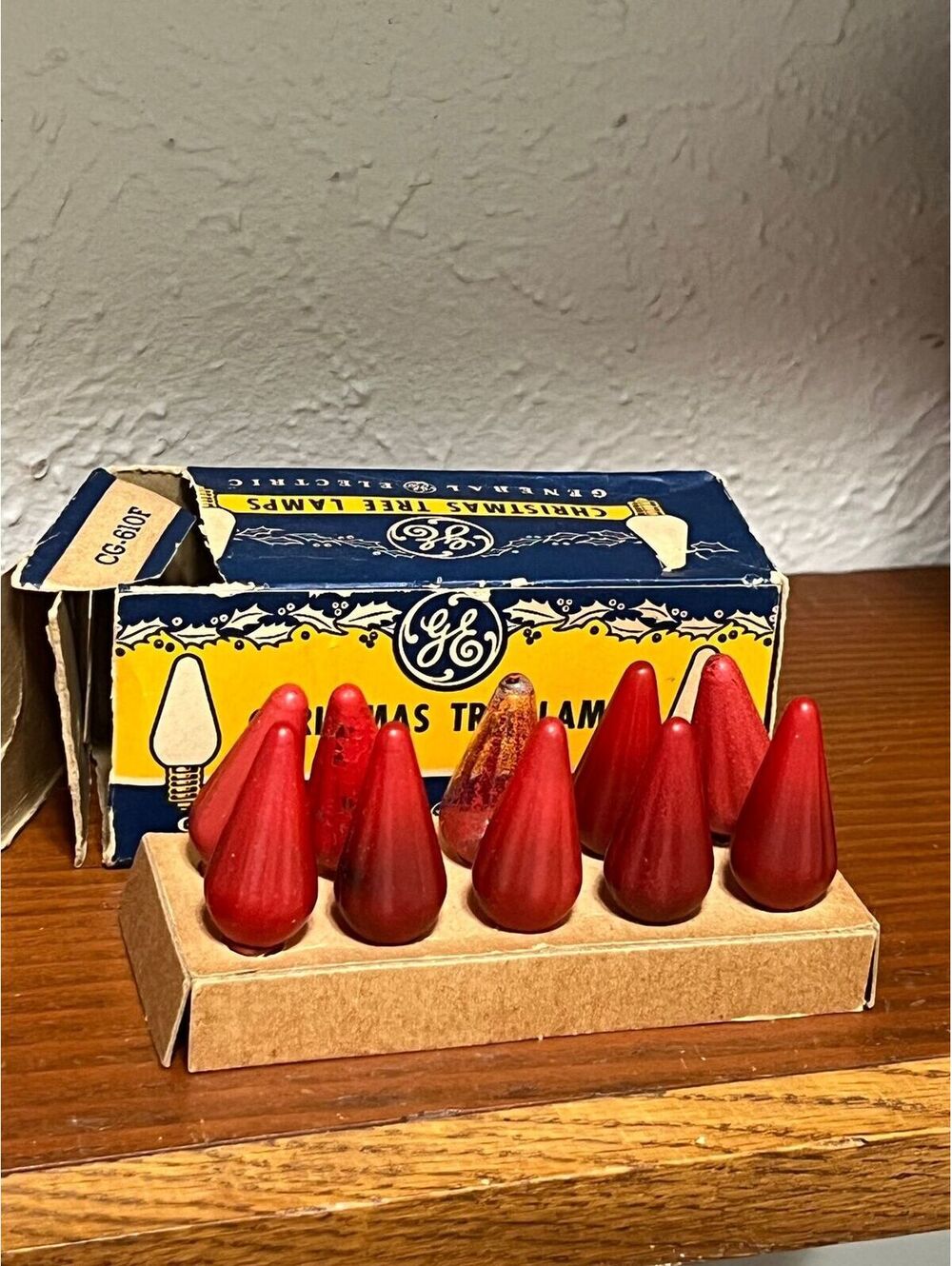 1940/1950 Vintage General Electric (GE) C6 Christmas tree lamps(some color loss)